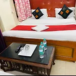 The Super Residency - Near Nizamuddin Markaz & Auliya Dargha