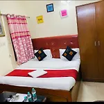 The Super Residency - Near Nizamuddin Markaz & Auliya Dargha