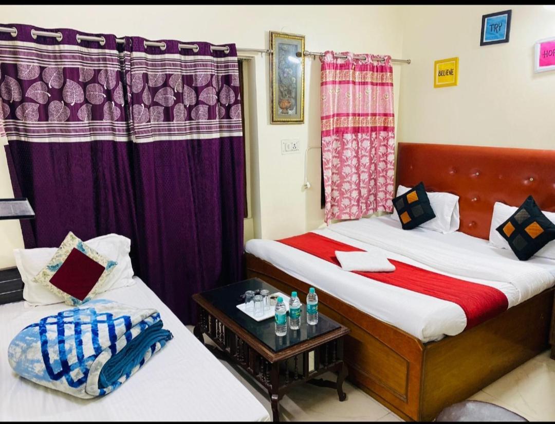 The Super Residency - Near Nizamuddin Markaz & Auliya Dargha *
