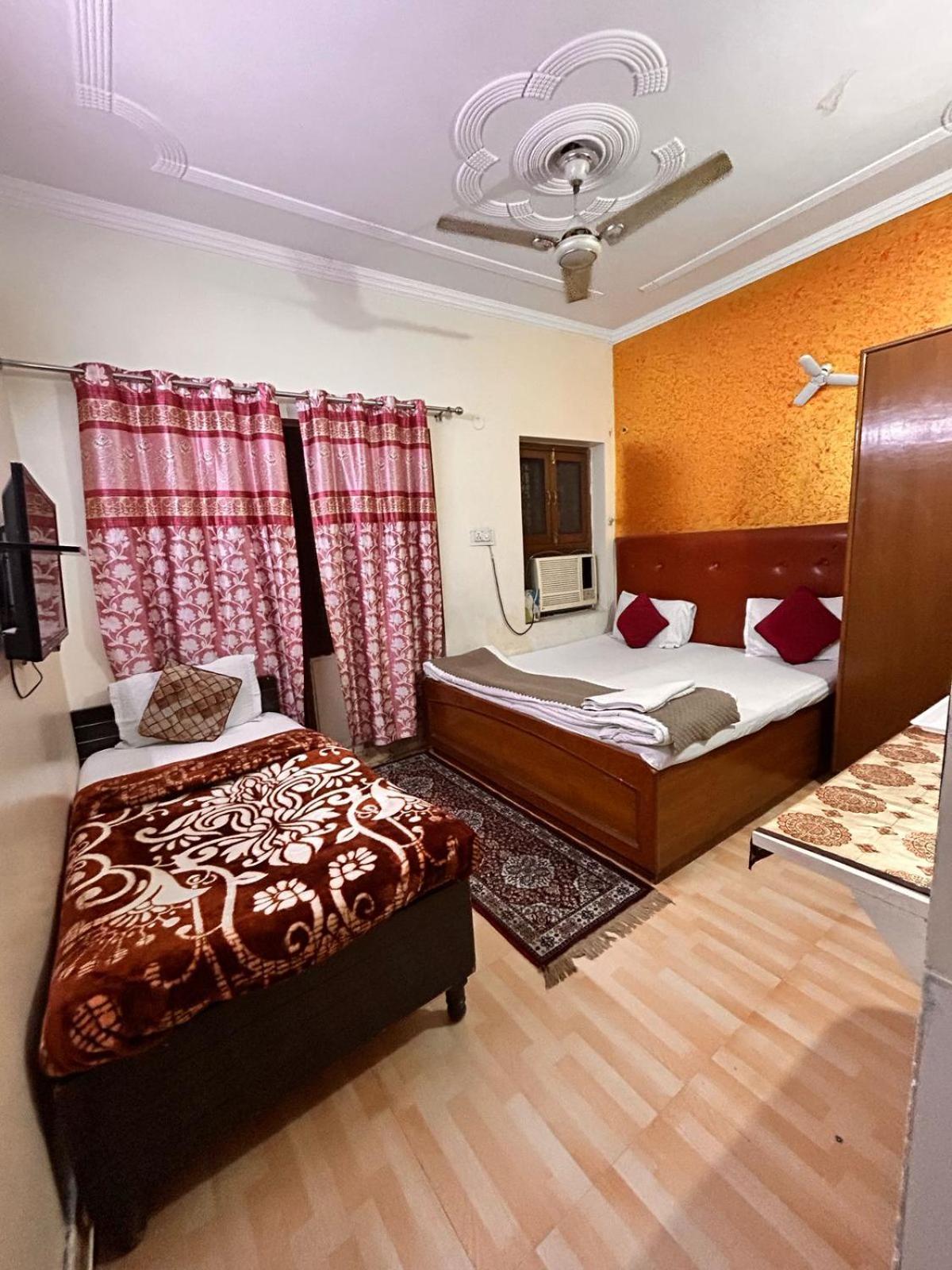 The Super Residency - Near Nizamuddin Markaz & Auliya Dargha New Delhi